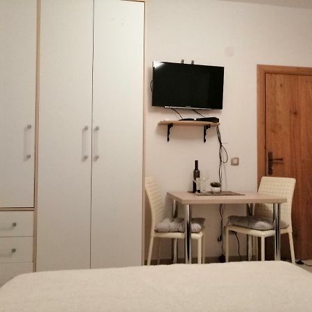 Studio Apartman Irena1 Bijela Exteriör bild