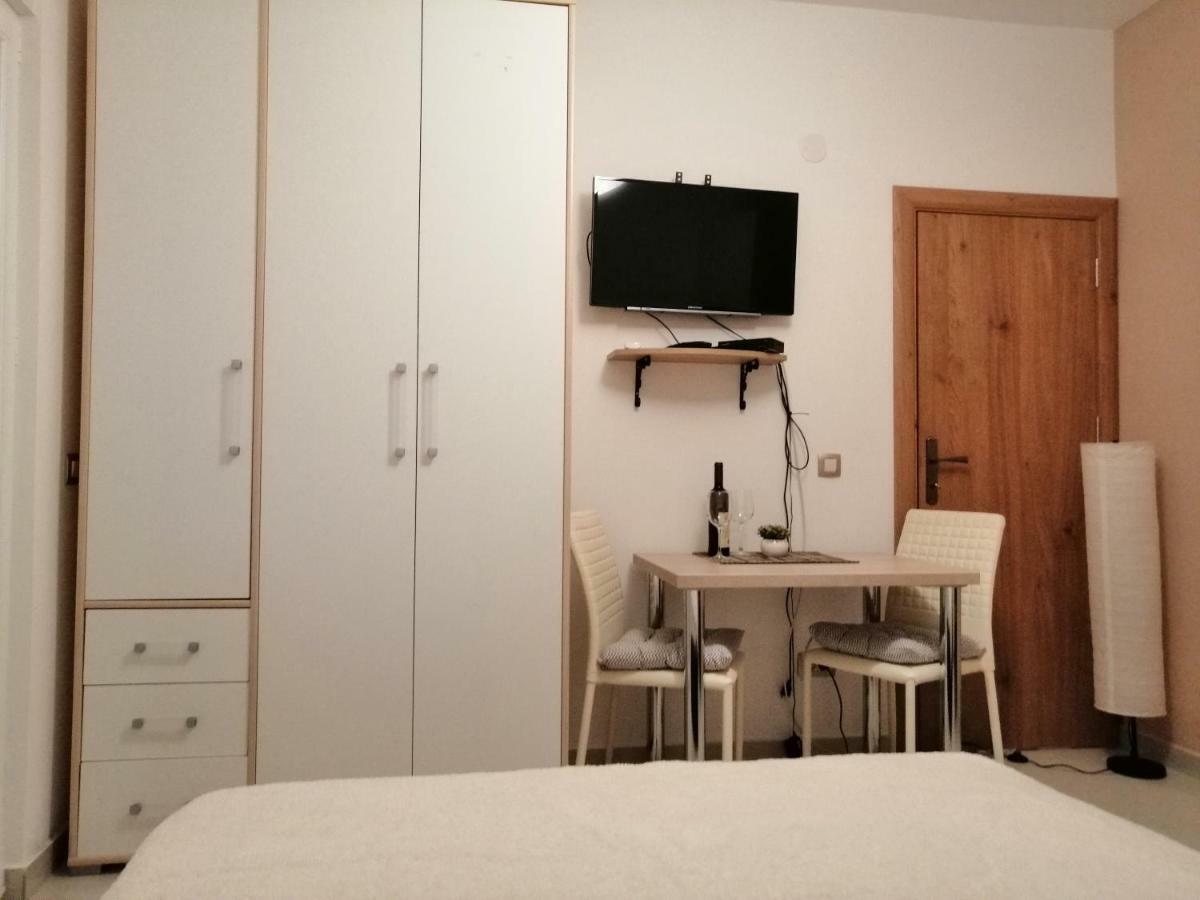 Studio Apartman Irena1 Bijela Exteriör bild